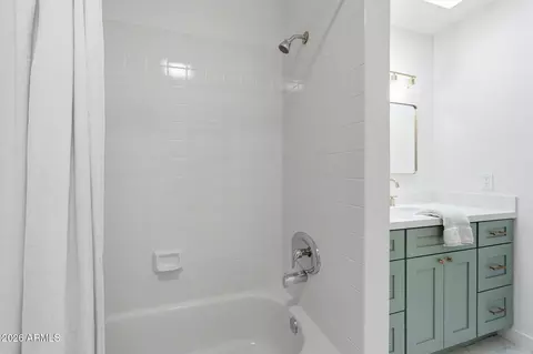 Bath - 4017 E Dahlia Dr, Phoenix, AZ 85032 photo 5 of 5