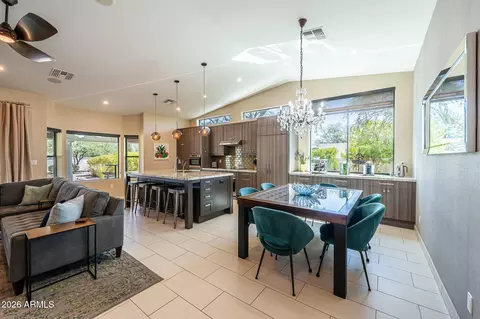 Dining - 4554 E Onyx Ave, Phoenix, AZ 85028 photo 1 of 2