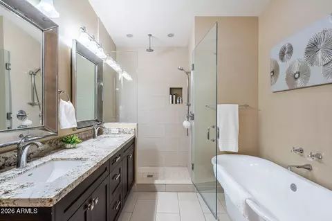 Bath - 4554 E Onyx Ave, Phoenix, AZ 85028 photo 1 of 4