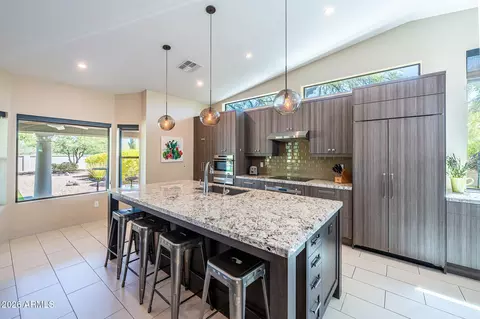 Kitchen - 4554 E Onyx Ave, Phoenix, AZ 85028 photo 4 of 4