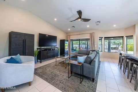 Living - 4554 E Onyx Ave, Phoenix, AZ 85028 photo 4 of 4