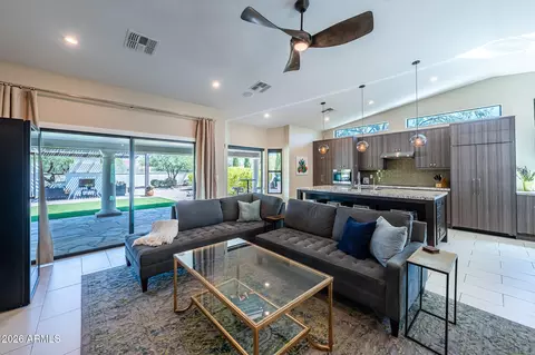 Living - 4554 E Onyx Ave, Phoenix, AZ 85028 photo 2 of 4