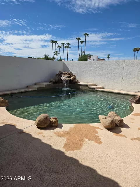 2055 E Bishop Dr, Tempe, AZ 85282 photo 2