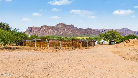 319 S Muleshoe Rd #016D, Apache Junction, AZ 85119 photo 4