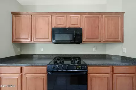 Kitchen - 7632 E Snowdon Cir, Mesa, AZ 85207 photo 2 of 4