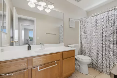 Bath - 7193 W Mohawk Ln, Glendale, AZ 85308 photo 3 of 4