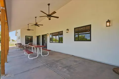 Exterior - 21332 S 156th St, Gilbert, AZ 85298 photo 5 of 9