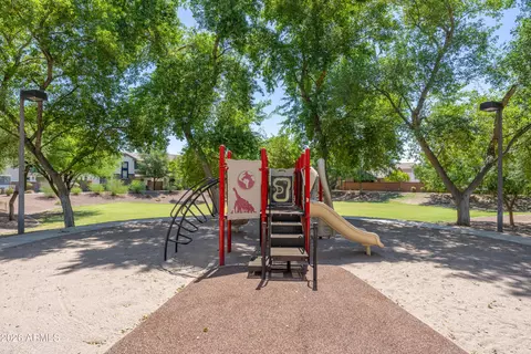 View/Area - 2551 E Boston St, Gilbert, AZ 85295 photo 2 of 2