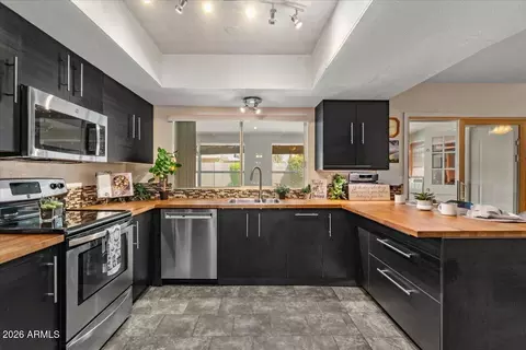 908 W Laguna Azul Ave, Mesa, AZ 85210
