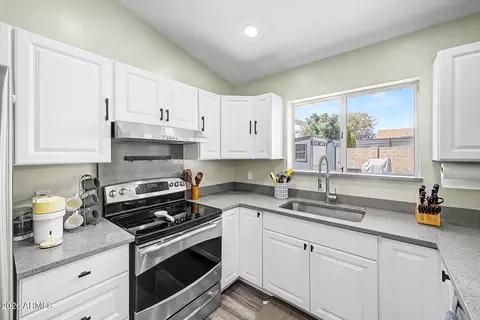 Kitchen - 6050 E Ingram St, Mesa, AZ 85205 photo 2 of 3