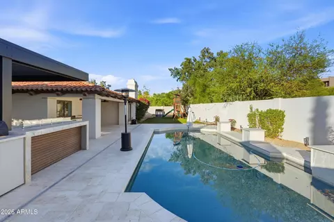 Exterior - 3187 E Berridge Ln, Phoenix, AZ 85016 photo 8 of 10