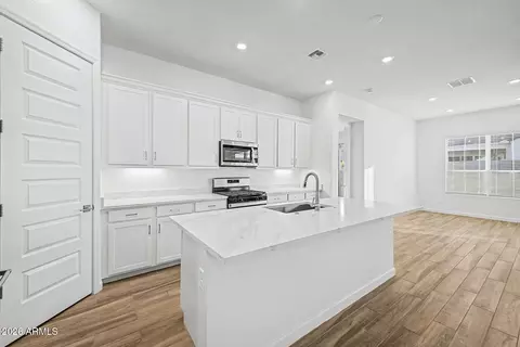 Kitchen - 1734 E Questa Dr, Phoenix, AZ 85024 photo 1 of 2
