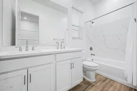 Bath - 1734 E Questa Dr, Phoenix, AZ 85024 photo 2 of 2