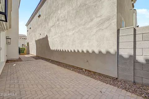 Exterior - 2442 E Lark St, Gilbert, AZ 85297 photo 6 of 8