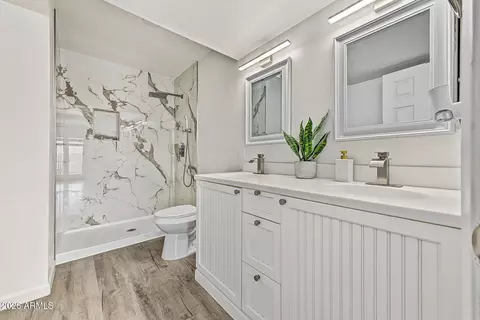 Bath - 2613 E Michigan Ave, Phoenix, AZ 85032 photo 1 of 2