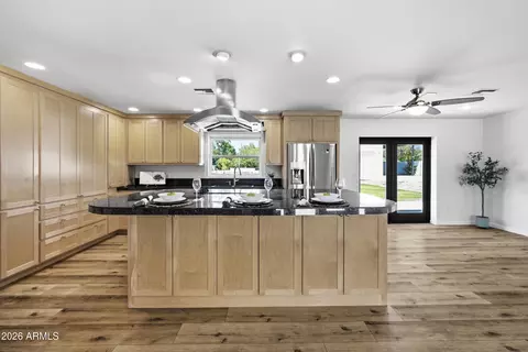 Kitchen - 3312 E Flower St, Phoenix, AZ 85018 photo 2 of 3