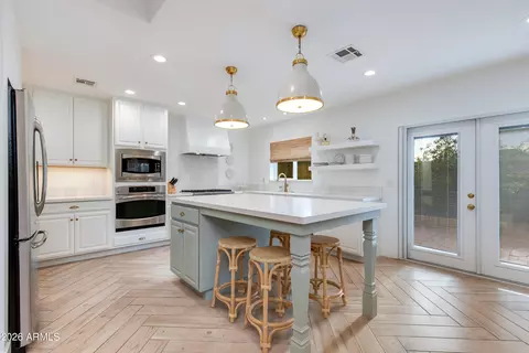 Kitchen - 1106 E Wagon Wheel Dr, Phoenix, AZ 85020 photo 1 of 7
