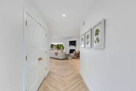 Entry Way - 1106 E Wagon Wheel Dr, Phoenix, AZ 85020 photo 2 of 3