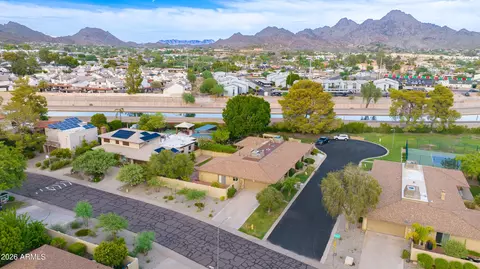 View/Area - 1106 E Wagon Wheel Dr, Phoenix, AZ 85020 photo 2 of 8