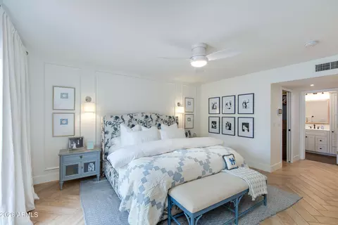 Bedroom - 1106 E Wagon Wheel Dr, Phoenix, AZ 85020 photo 4 of 5