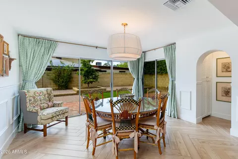 Dining - 1106 E Wagon Wheel Dr, Phoenix, AZ 85020 photo 1 of 2
