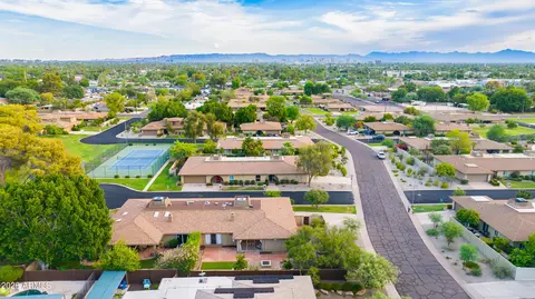 View/Area - 1106 E Wagon Wheel Dr, Phoenix, AZ 85020 photo 4 of 8