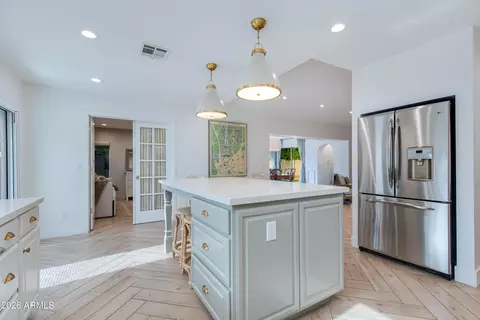 Kitchen - 1106 E Wagon Wheel Dr, Phoenix, AZ 85020 photo 6 of 7