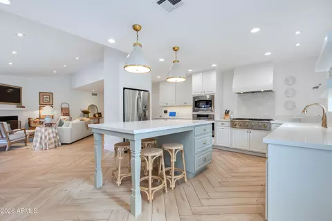 Kitchen - 1106 E Wagon Wheel Dr, Phoenix, AZ 85020 photo 2 of 7