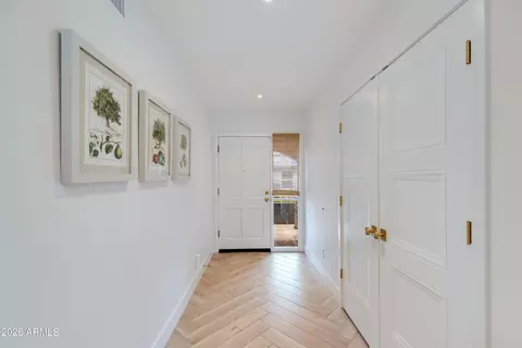 Entry Way - 1106 E Wagon Wheel Dr, Phoenix, AZ 85020 photo 1 of 3
