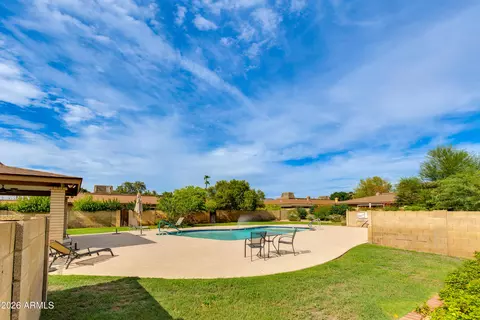 Exterior - 1106 E Wagon Wheel Dr, Phoenix, AZ 85020 photo 8 of 9