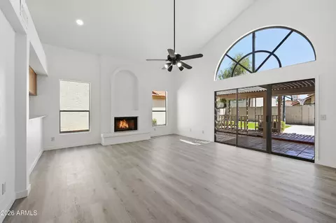 Living - 14433 S 41st Pl, Phoenix, AZ 85044 photo 1 of 6