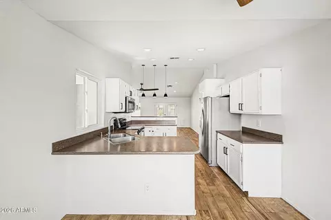 Kitchen - 4238 Encinas Ave, Gilbert, AZ 85234 photo 4 of 4