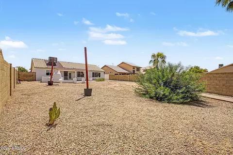 Exterior - 4238 Encinas Ave, Gilbert, AZ 85234 photo 6 of 7