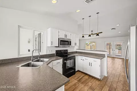 Kitchen - 4238 Encinas Ave, Gilbert, AZ 85234 photo 3 of 4