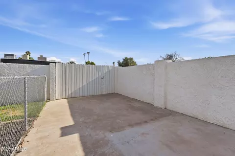 Exterior - 1703 E Laguna Dr, Tempe, AZ 85282 photo 4 of 22
