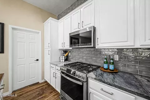 Kitchen - 4746 E Indigo St, Gilbert, AZ 85298 photo 3 of 4