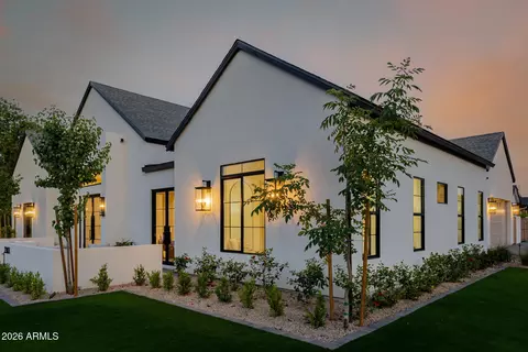 Exterior - 3301 Elm St, Phoenix, AZ 85018 photo 2 of 9