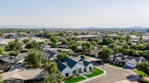 View/Area - 3301 Elm St, Phoenix, AZ 85018 photo 2 of 4