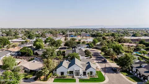View/Area - 3301 Elm St, Phoenix, AZ 85018 photo 1 of 4