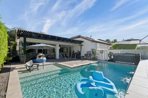 Exterior - 2662 E Valencia St, Gilbert, AZ 85296 photo 5 of 8
