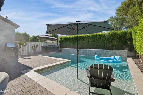 Exterior - 2662 E Valencia St, Gilbert, AZ 85296 photo 3 of 8