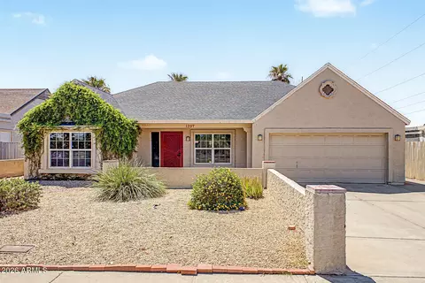 Exterior - 1207 E Tonto Ln, Phoenix, AZ 85024 photo 2 of 14