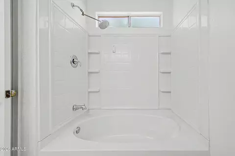Bath - 1207 E Tonto Ln, Phoenix, AZ 85024 photo 3 of 4