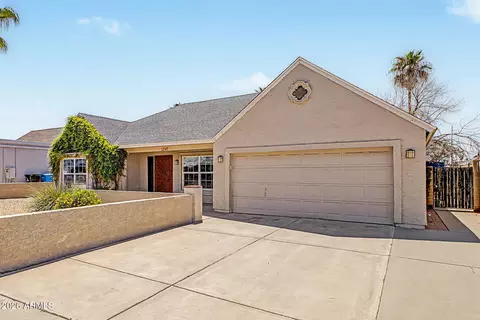 Exterior - 1207 E Tonto Ln, Phoenix, AZ 85024 photo 6 of 14