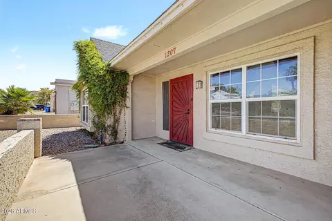 Exterior - 1207 E Tonto Ln, Phoenix, AZ 85024 photo 7 of 14