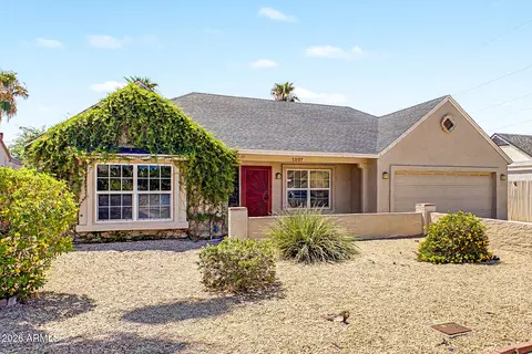 Exterior - 1207 E Tonto Ln, Phoenix, AZ 85024 photo 4 of 14