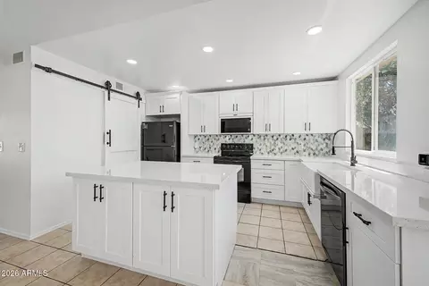 Kitchen - 1207 E Tonto Ln, Phoenix, AZ 85024 photo 3 of 5