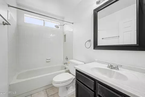 Bath - 1207 E Tonto Ln, Phoenix, AZ 85024 photo 4 of 4
