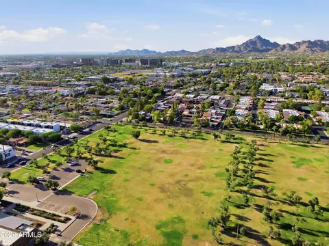 View/Area - 2810 E Glenrosa Ave #16, Phoenix, AZ 85016 photo 4 of 6