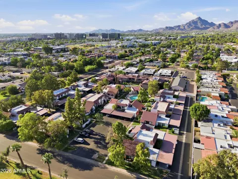 View/Area - 2810 E Glenrosa Ave #16, Phoenix, AZ 85016 photo 5 of 6